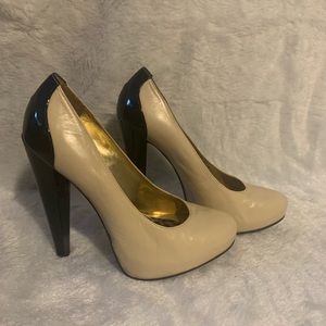Cathy Jeans Brazil nude & black heels